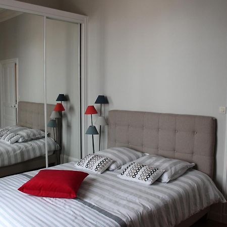 appartement entièrement rénové de 100 M2 à 2 pas de la plage Les Sables-dʼOlonne Esterno foto