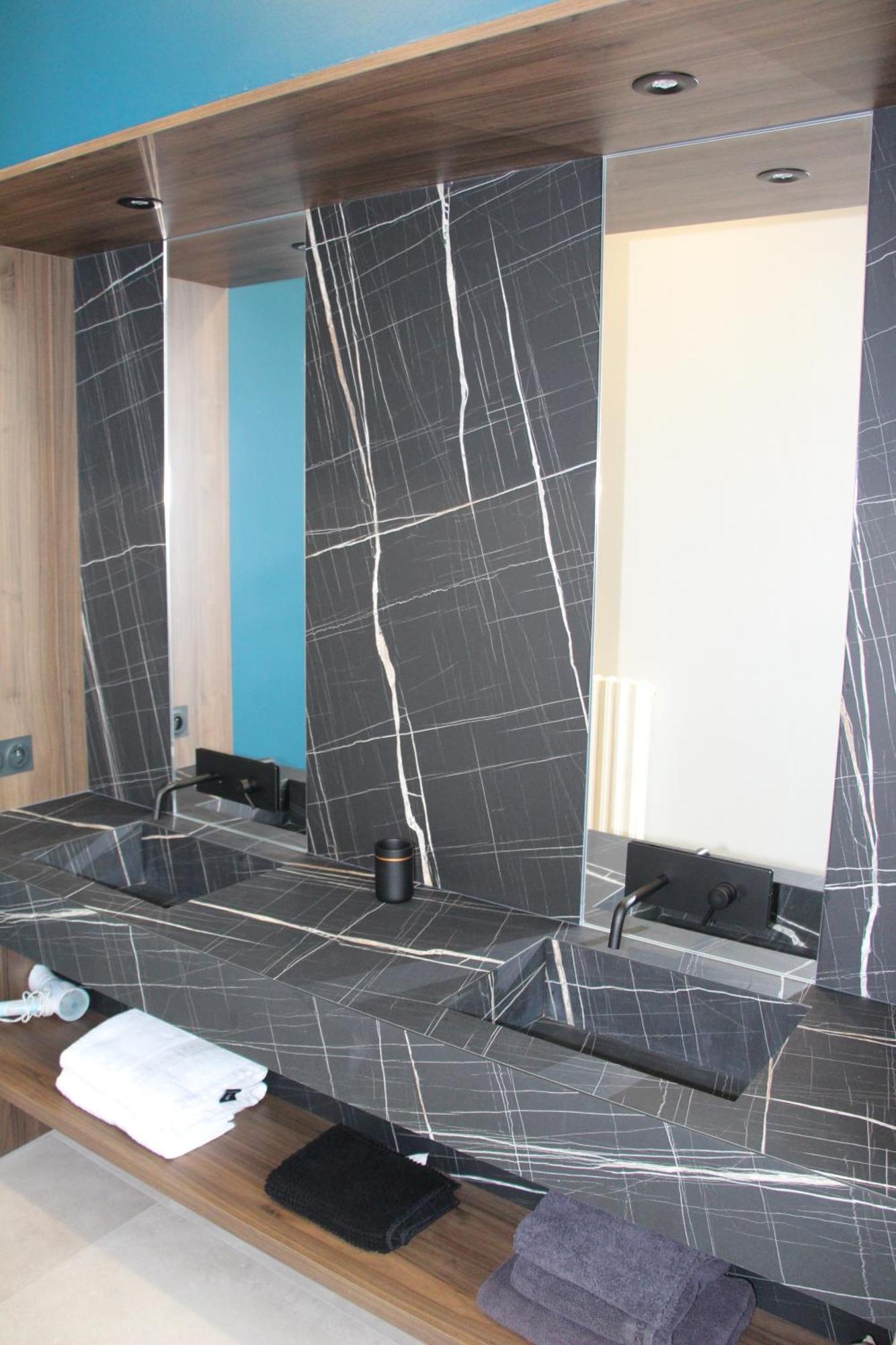 appartement entièrement rénové de 100 M2 à 2 pas de la plage Les Sables-dʼOlonne Esterno foto